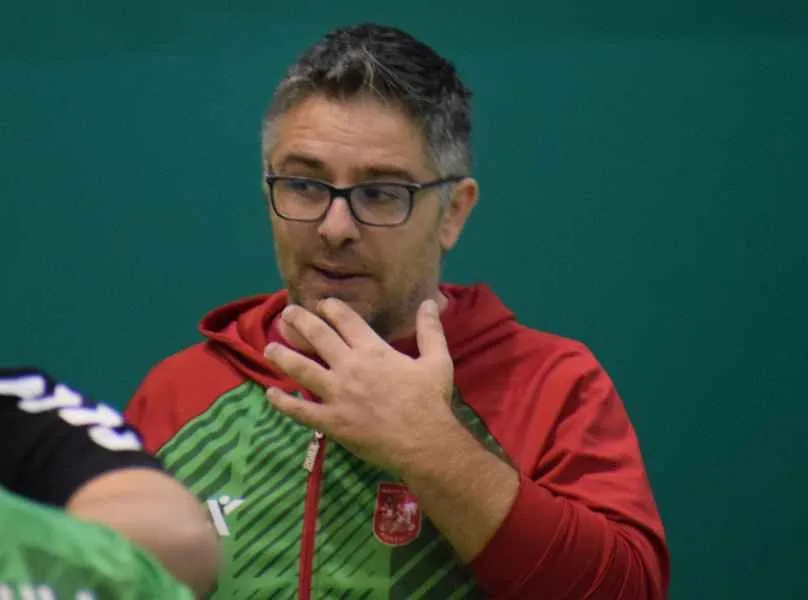 8 u33