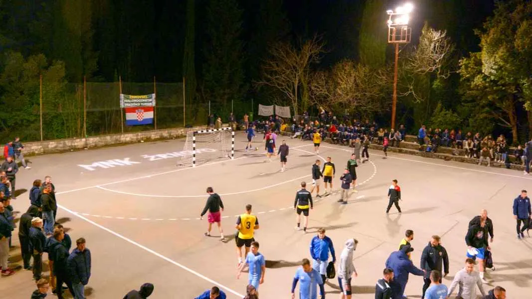 DSC 00 1 16 3