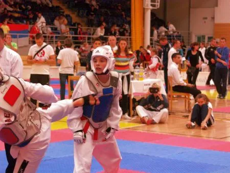 alt