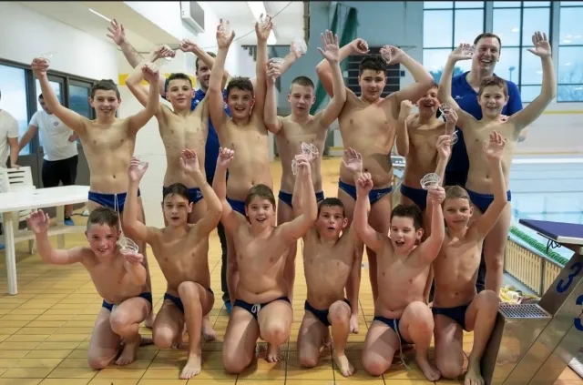 NAVUKLI POBJEDNIČKE SUNČANE KAPICE  U finalu KPK još jednom bolji od splitskog 'Jadrana' 10:6 ! Ivo Šeparović najbolji vratar turnira, a Josip Skokandić najbolji igrač finala!  FOTO